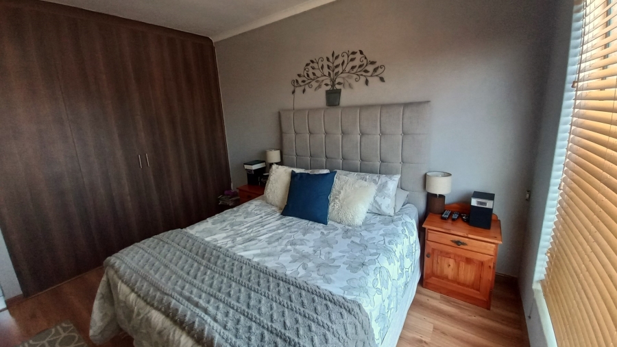 3 Bedroom Property for Sale in Vredenburg Western Cape